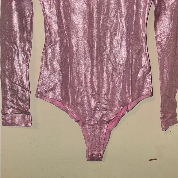 🆕 Shimmering Pink Long Sleeve Mock turtleneck Bodysuit size small - Picture 5 of 6